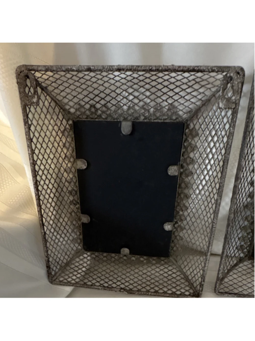 Silver Metal Mesh Hanging Photo Frame Set of 2 4x6 Portrait Wall Mount Clips